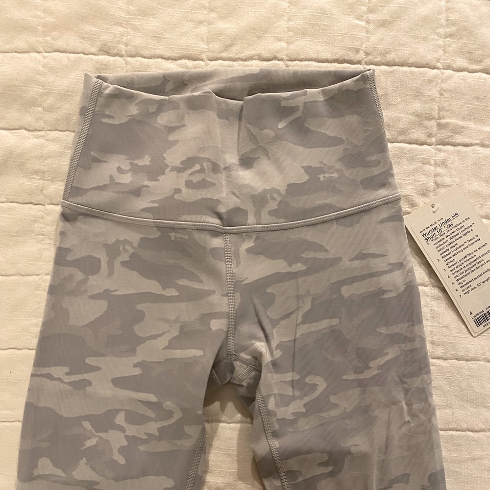 Lululemon Wunder under bike short